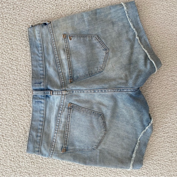 Madewell high rise distressed shorts - Picture 2 of 2